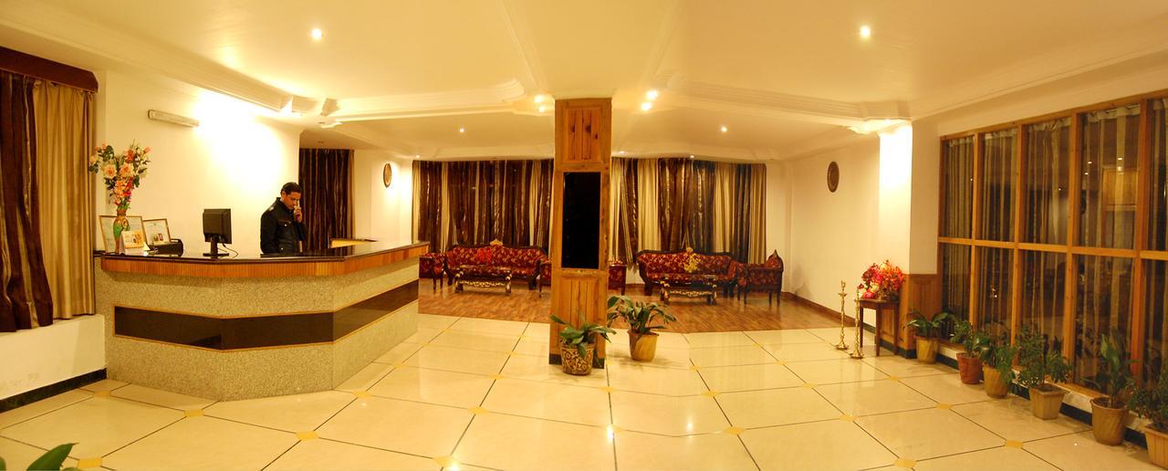 Hotel Lords Residency Manāli Exteriér fotografie
