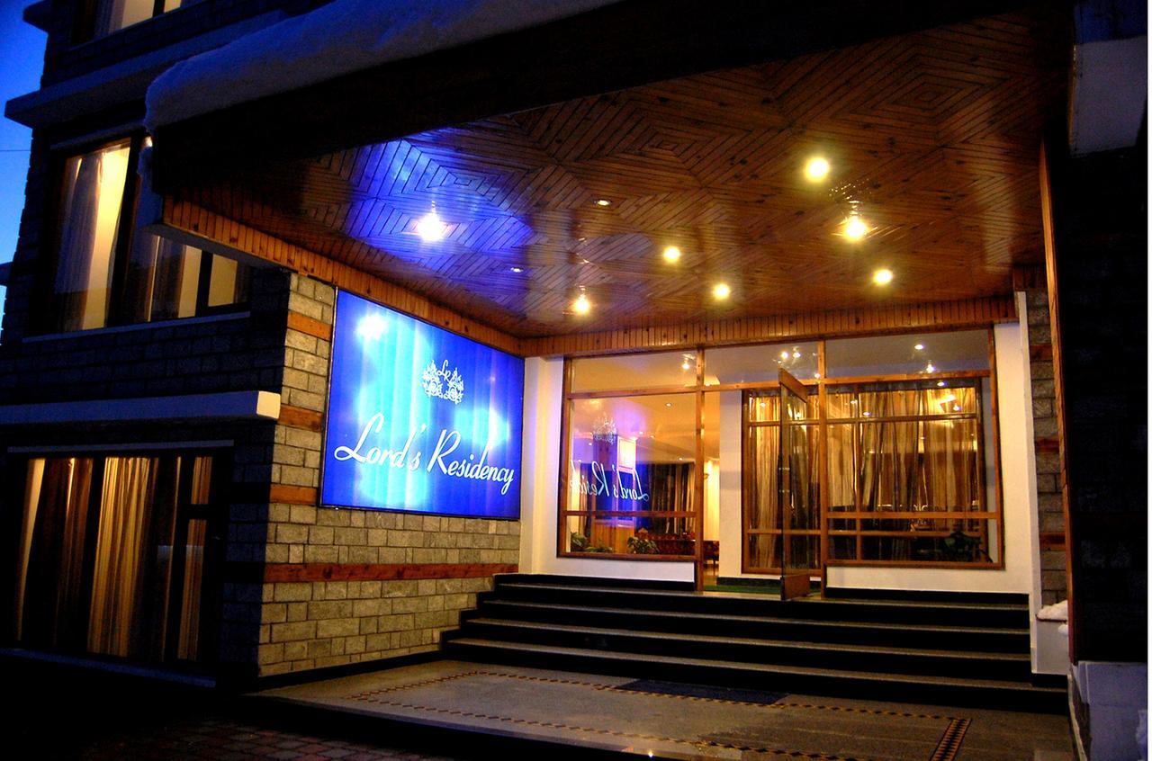 Hotel Lords Residency Manāli Exteriér fotografie
